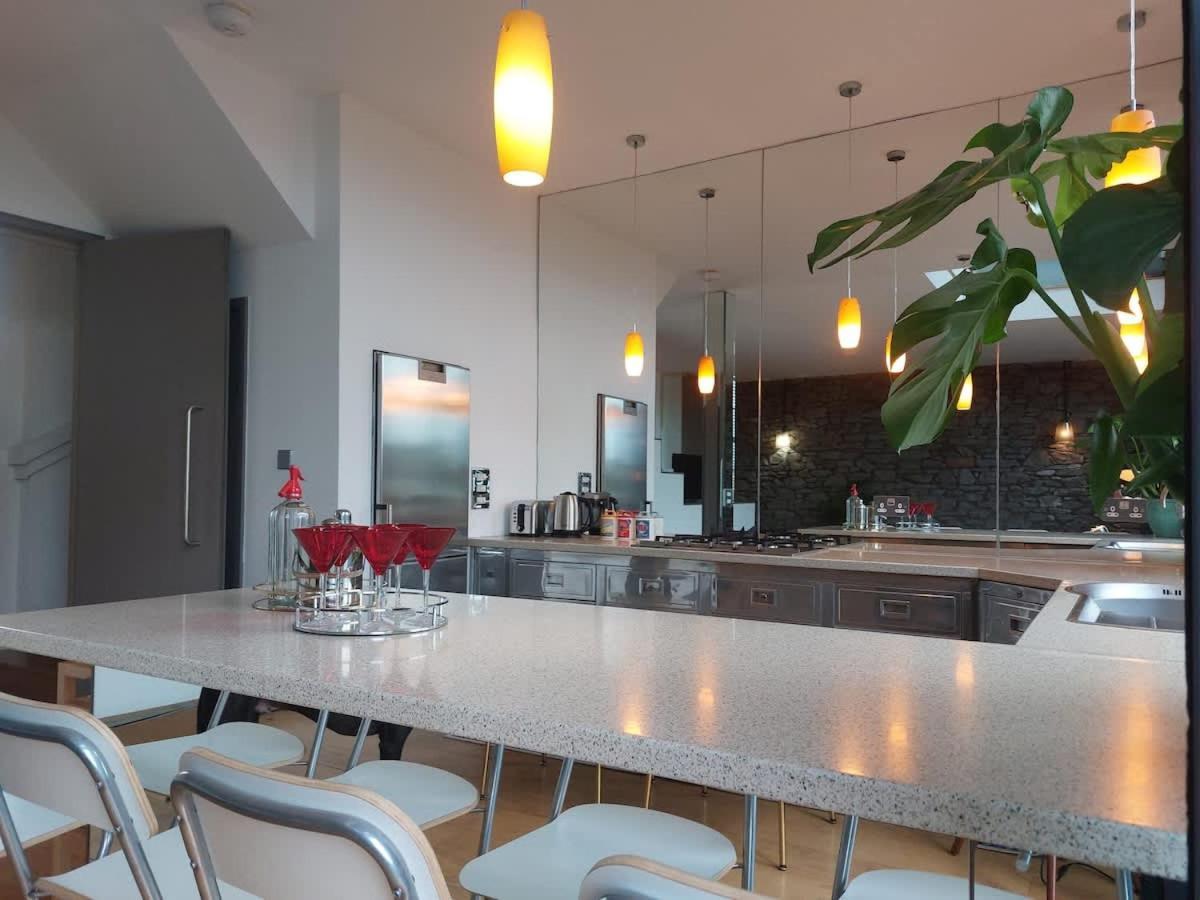Converted Factory Loft Apartment 브리스틀 외부 사진
