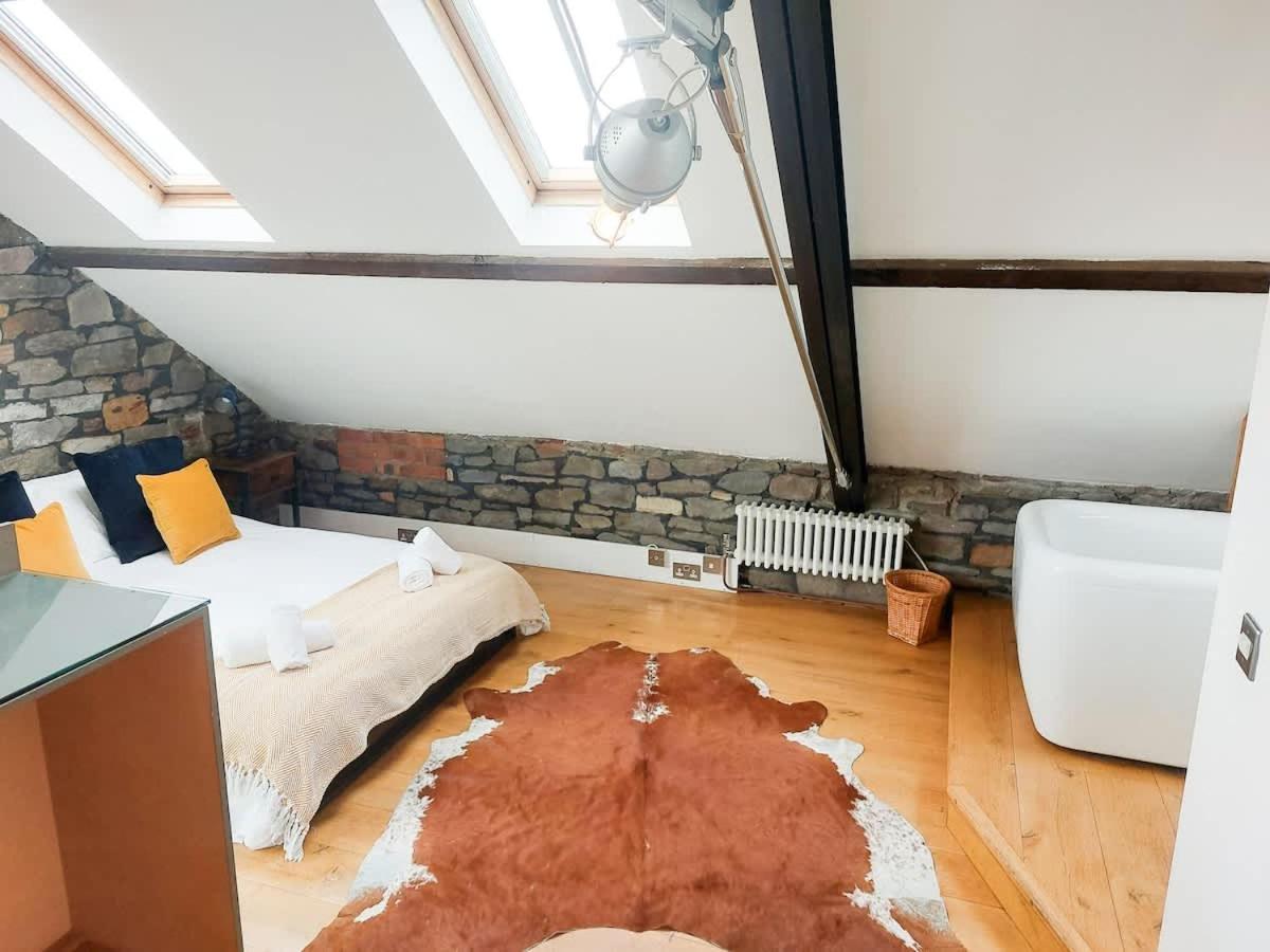 Converted Factory Loft Apartment 브리스틀 외부 사진